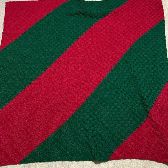 Beautiful crochet /knit Blanket/Throw - Picture 3 of 9